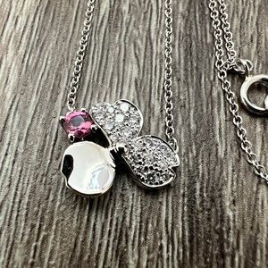 Paper‎ flower necklace